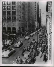 1951 Press Photo Returning Korean War Vet Parade - nee35849
