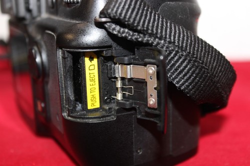 Nikon D50 6.1 MP Digital SLR Camera - Black (Body Only) PARTS/REPAIR - Picture 10 of 12