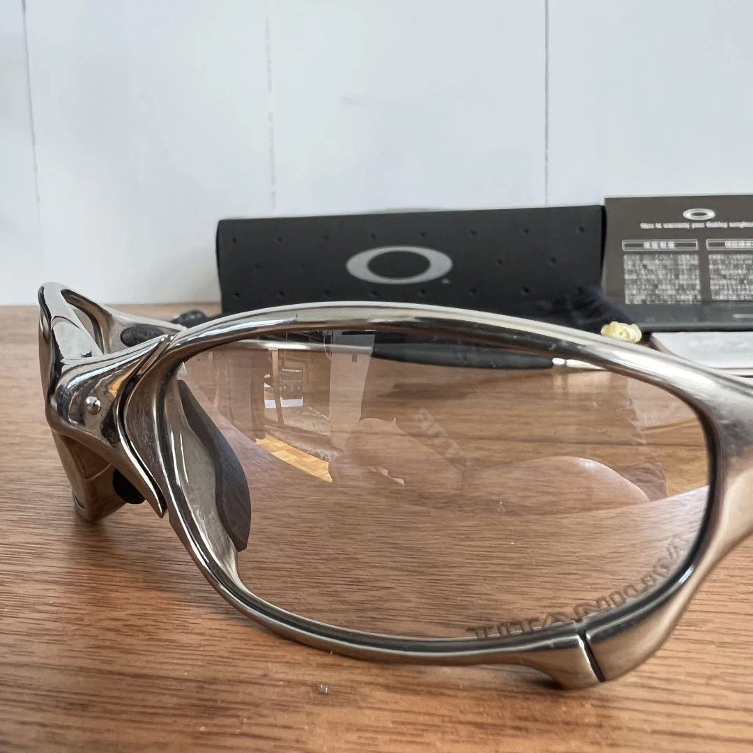 OAKLEY Juliet Polished / Titanium Clear - drenioaraujo.com.br