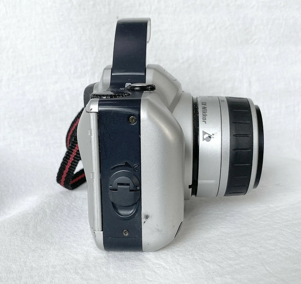 尼康 PRONEA S APS 测距仪相机带颈带。 — 第 2/4 张图片