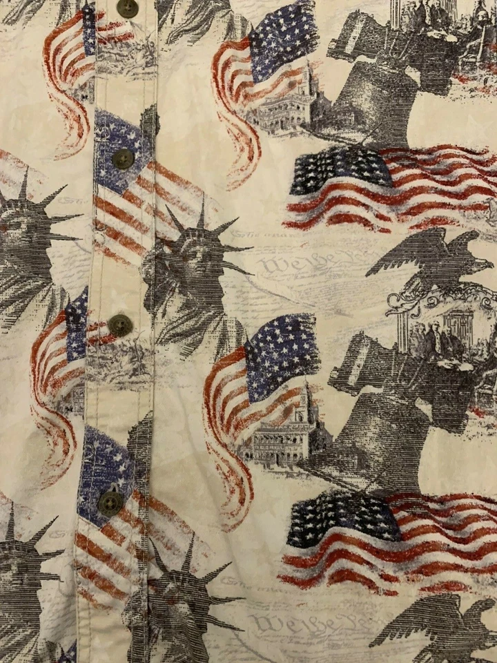 Camisa Red Head Patriótica Bandera de Estados Unidos Estatua de la Libertad Pergamino Abotonada X-GRANDE Foto 3 de 4