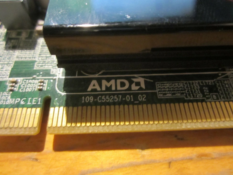 AMD Radeon HD 8570 1GB DDR3 8HW0R 08HW0R Full Height/size DP & DVI Video Card  - Image 3 of 4