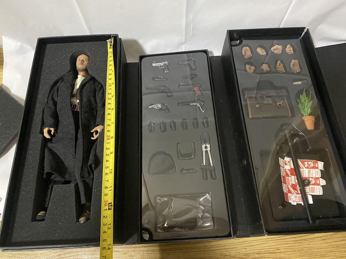 ENTERBAY LEON The Professional 1/6 Scale Real Masterpiece ENTERBAY LEON The Professional 1/6 Scale Real Masterpiece