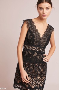 monique lhuillier black lace dress