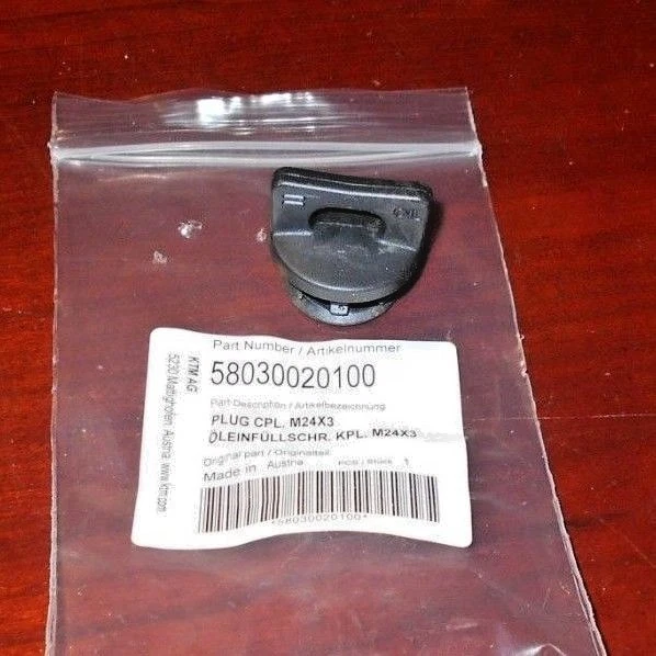 CAJA MOTOR KTM TAPÓN LLENADO ACEITE 58030020100, 85,505,530,625,640,660,690,990 Foto 2 de 3