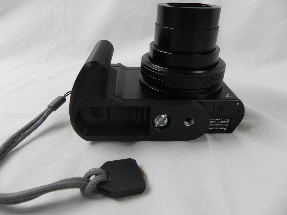3D Printed Removable Hand Grip For Panasonic Lumix ZS100 Camera w/ Thumb Stud - Image 4 of 4