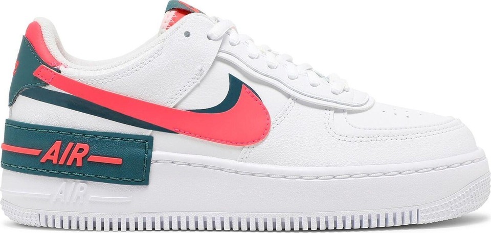 Preços baixos em Nike Air Force 1 Shadow White Solar Red W