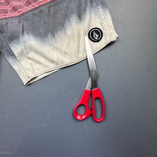 Volcom Men’s Boardshorts Size 28 Red Striped Ombre Swim Trunks Surfwear - Picture 6 of 13