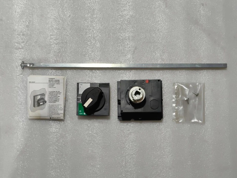 MERLIN GERIN 29338 EXTENDED ROTARY HANDLE COMPACT NS100/250 BLACK HANDLE FREE FA - Image 2 of 4