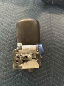 Used, K049199 Bendix AD-IS® Air Dryer