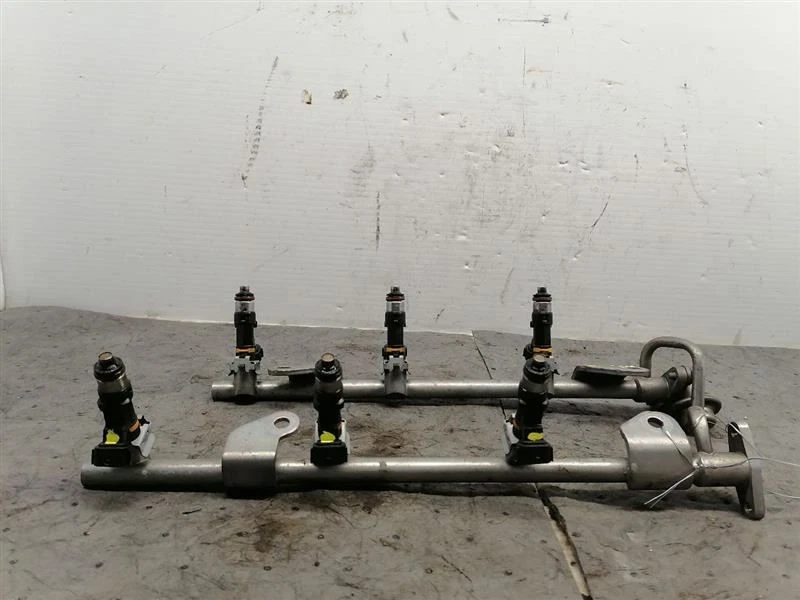 Piezas de inyección de combustible inyector de combustible 3,5 L compatible con 04-08 Infiniti FX SERIE 1391591 Foto 2 de 4