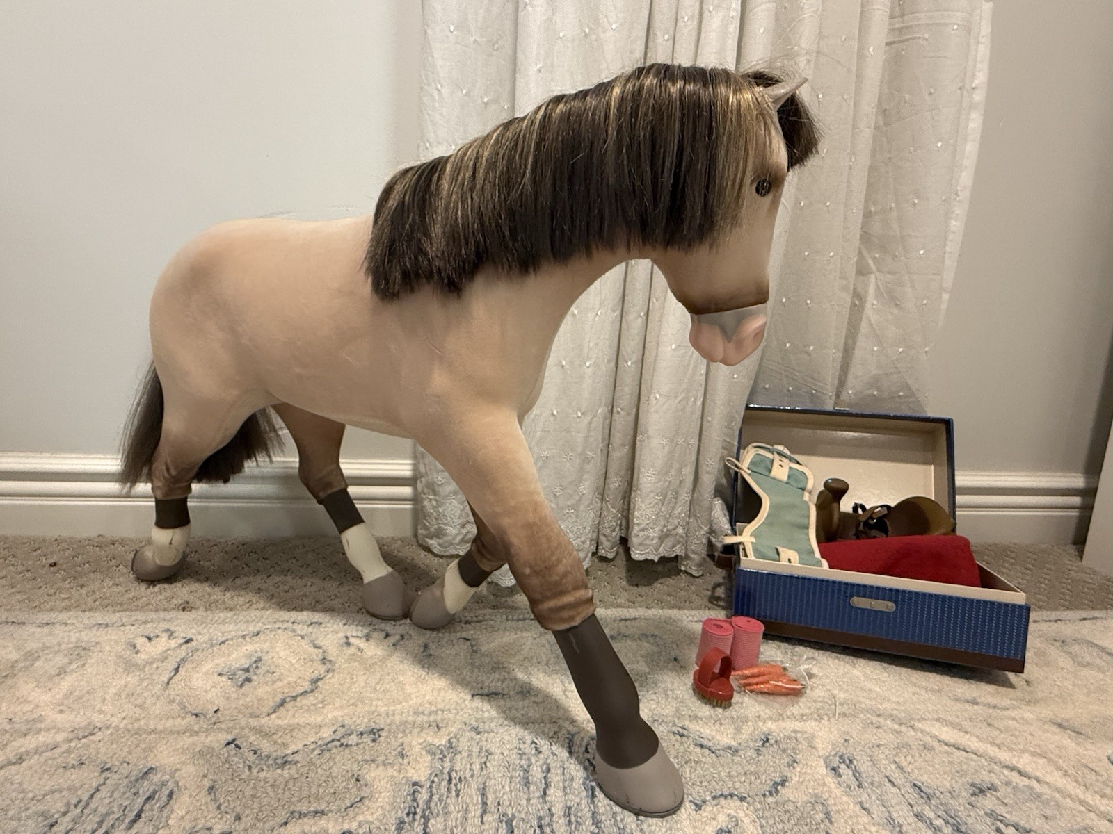 American girl Doll Nikki&rsquo;s Horse And Saddle Set With Tack 