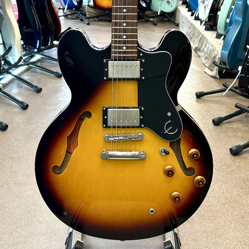 With Epiphone Dotused Soft Case