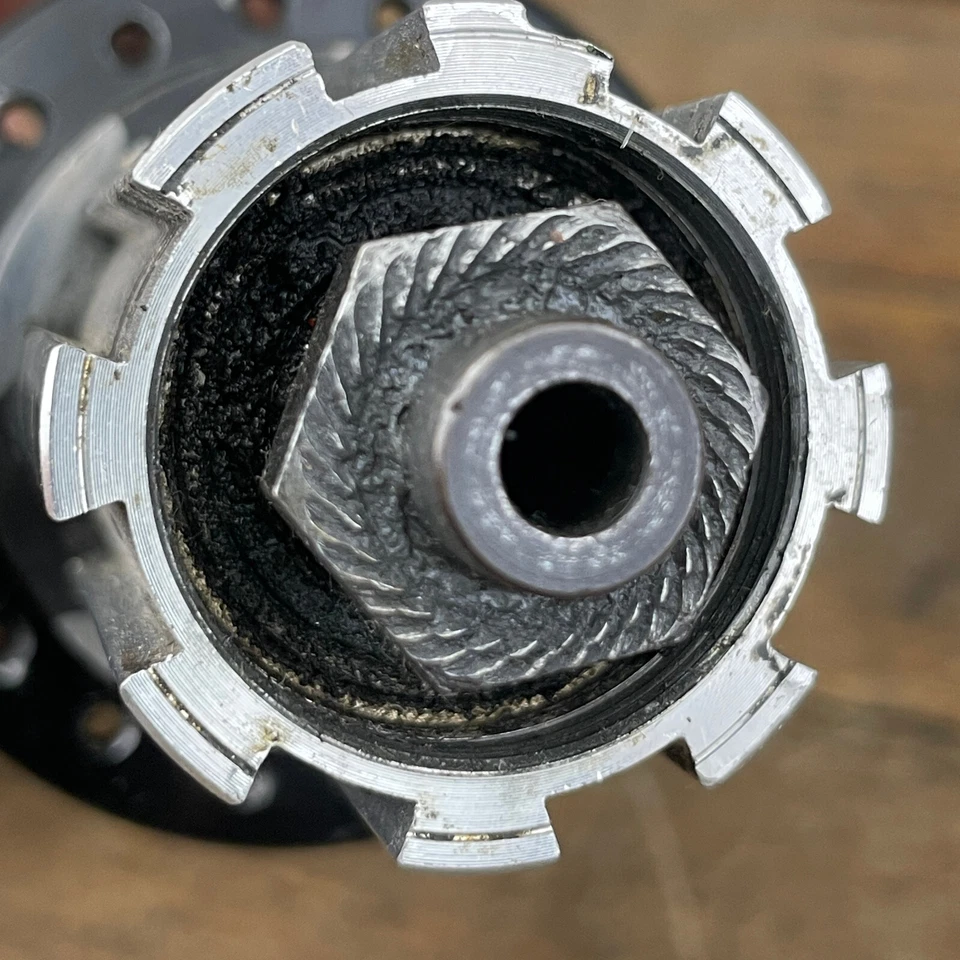 Buje trasero Campagnolo vintage 27h 130 mm 27 orificios Calima 9 velocidades 9s Campy buje libre Foto 4 de 4