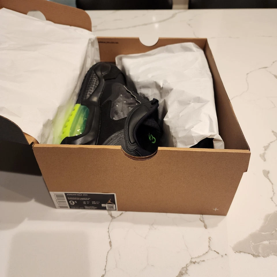 NIKE AIR JORDAN MAX 200 [CD6105-003] NEGRO ELÉCTRICO VERDE TALLA 9.5 Foto 2 de 4