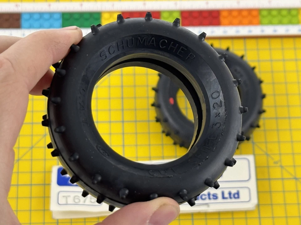 Schumacher T675 Offroad Vorderreifen 1:10 (2Stück) Vintage Modellbau - Bild 2 von 3