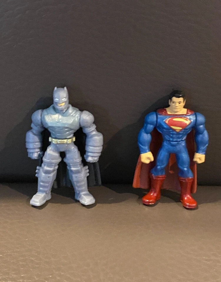 Batman vs Superman & Hot Wheels Batmobile Dawn of Justice Armored Mini Figures - Image 2 of 4