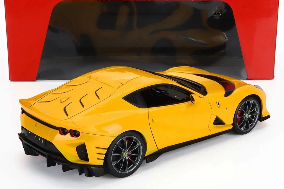 BBURAGO FERRARI 812 COMPETIZIONE - GIALLO MODENA - 18-01646 SCALA 1:18 - Immagine 2 di 3