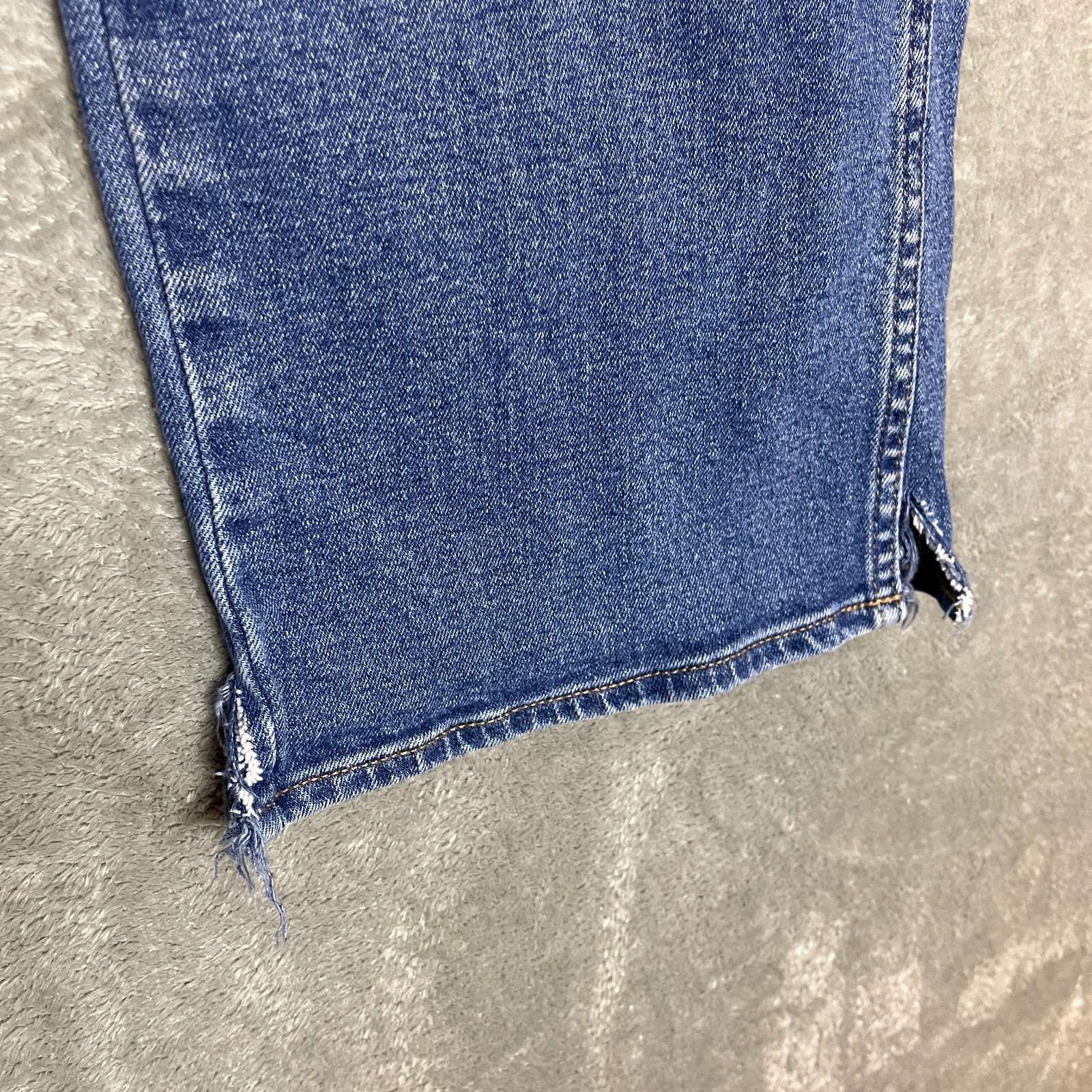 Old Navy Men Classic Basic Bootcut Medium Wash Mi… - image 4