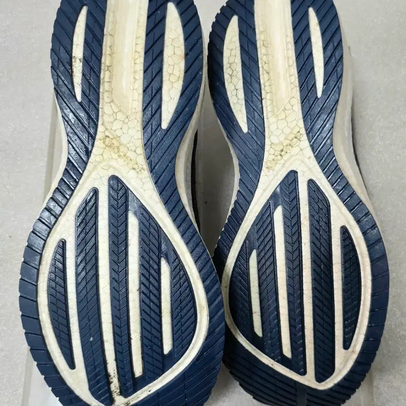 Saucony Triumph 20 PWRRUN+ Running Shoes Men 275 thumbnail 7