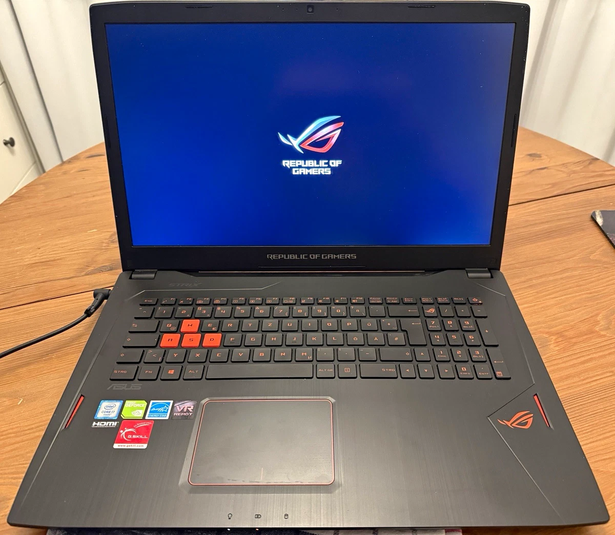 Portátil para juegos ASUS ROG GL702VM 17,3" i7-6700HQ 32GB RAM 256GB SSD GTX1060