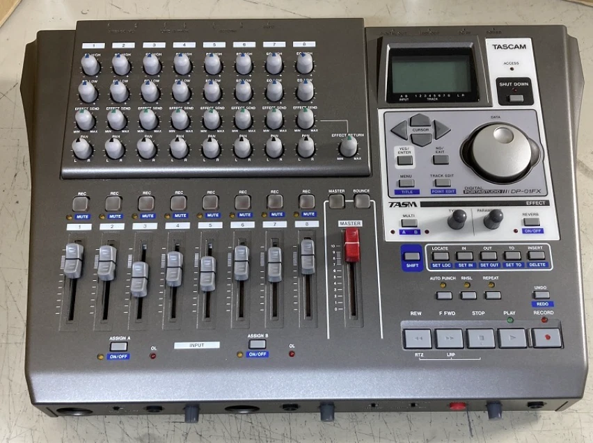 TASCAM DP-01FX 8-Track HDD Multitrack Recorder DIGITAL PORTASTUDIO TEAC - Bild 2 von 4