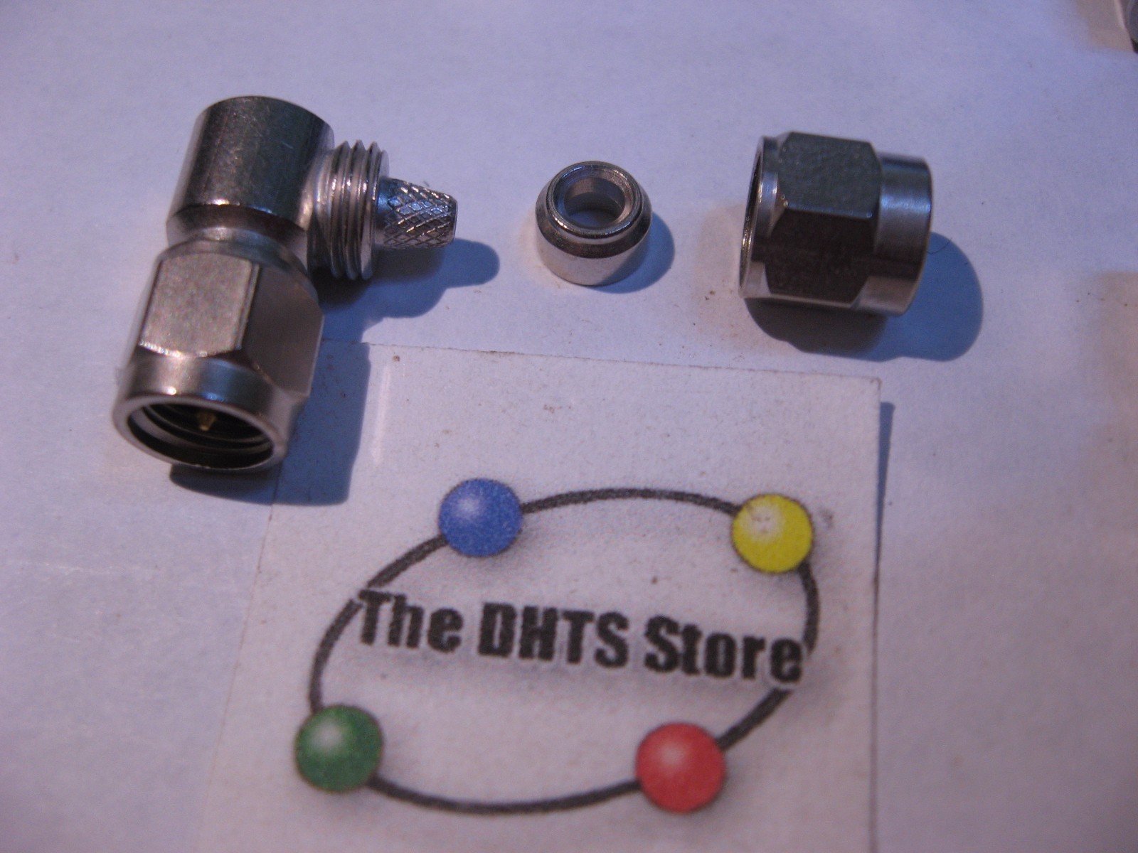 SMA Connector Johnson 1420203106 Male Right Angle NOS Qty 4