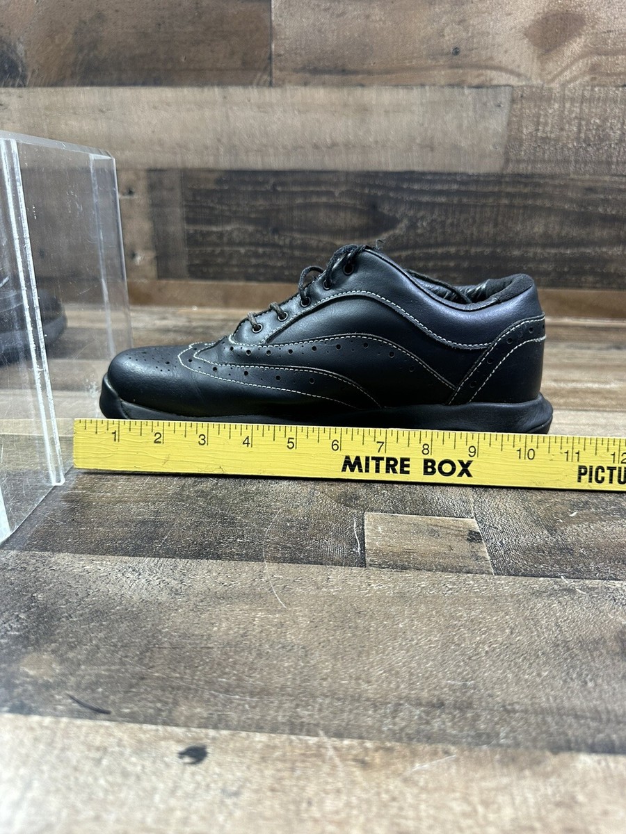 OAKLEY　GOLF　シュ―ズ　MENS 7.5 Oakley Golf Shoes Spike Mens Size 7.5 Black Leather Stitched