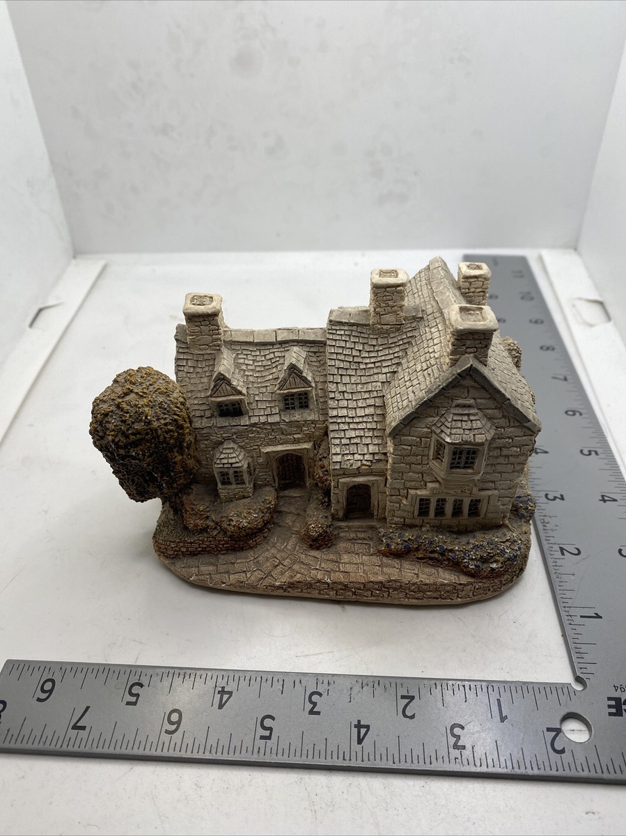 Lillipu Lane collectibles Miniature Masterpieces Moreton Manor