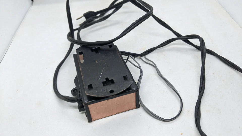 ATT Vintage Hobby Train TRANSFORMER Model 1 AC/DC Power Pack Ho Scale - Image 4 of 4