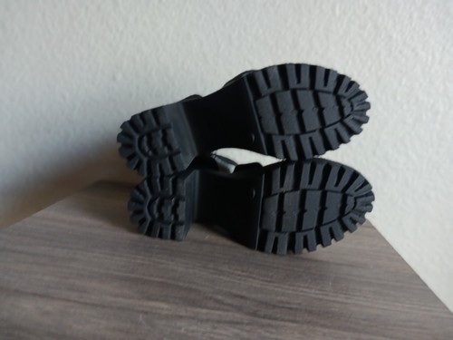MADDEN NYC, Women's Lug Webbed Heel Sandal Shoes Sz 7 1/2, Black NWT - Picture 5 of 6
