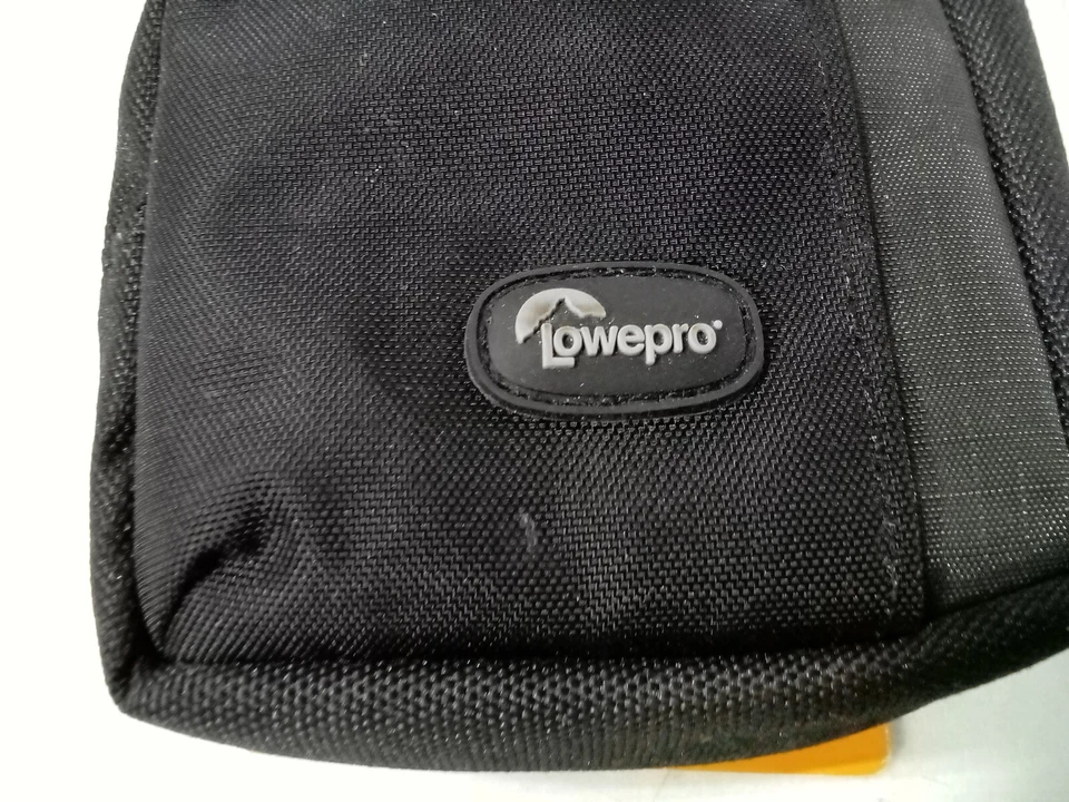LOWEPRO CAMERA OR PHONE CASE!    Newport 30 5.5in X 3.5in X 1.5in - Image 2 of 4