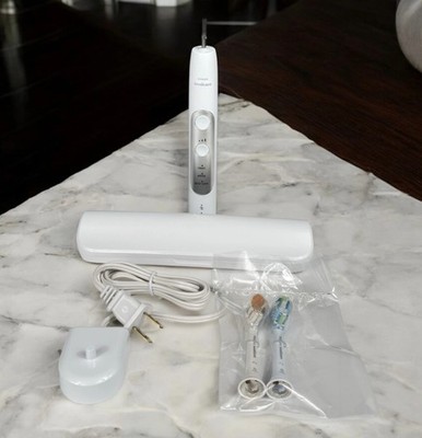 Philips Sonicare Professional Clean Toothbrush White HX7513   New Repackaged