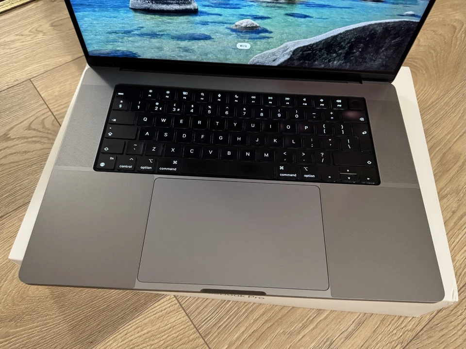 Apple MacBook Pro 16" M1 Max · 32GB · 1TB, photo 4 of 5