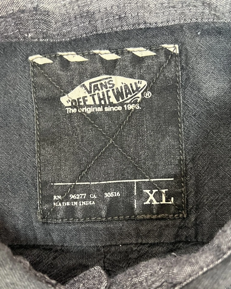 Vans Shirt Mens XL Gray Long Sleeve Button Up Casual Double Pocket Skate Style - Image 3 of 4