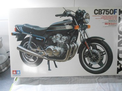 '' Honda CB 750 F '' Tamiya 1:6 OVP