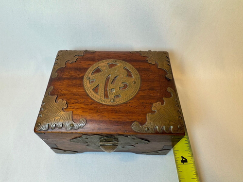 VINTAGE CHINESE ROSEWOOD JEWELRY BOX WITH BRASS LATCH AND ACCENTS - Picture 9 of 9