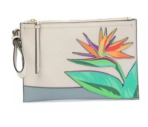 tommy bahama wristlet