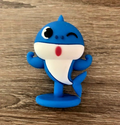SmartStudy Pinkfong 2022 Baby Shark Daddy Shark Blue Figure Viacom