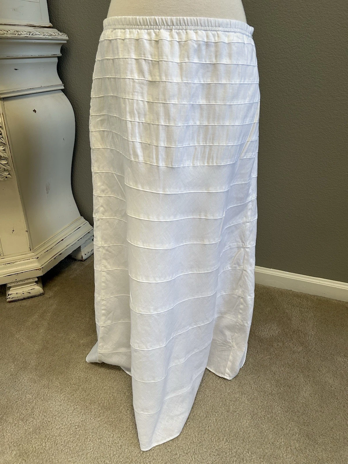 Saks Fifth Avenue White Linen Skirt Boho Lagenlook Vacation Capsule EUC XL
