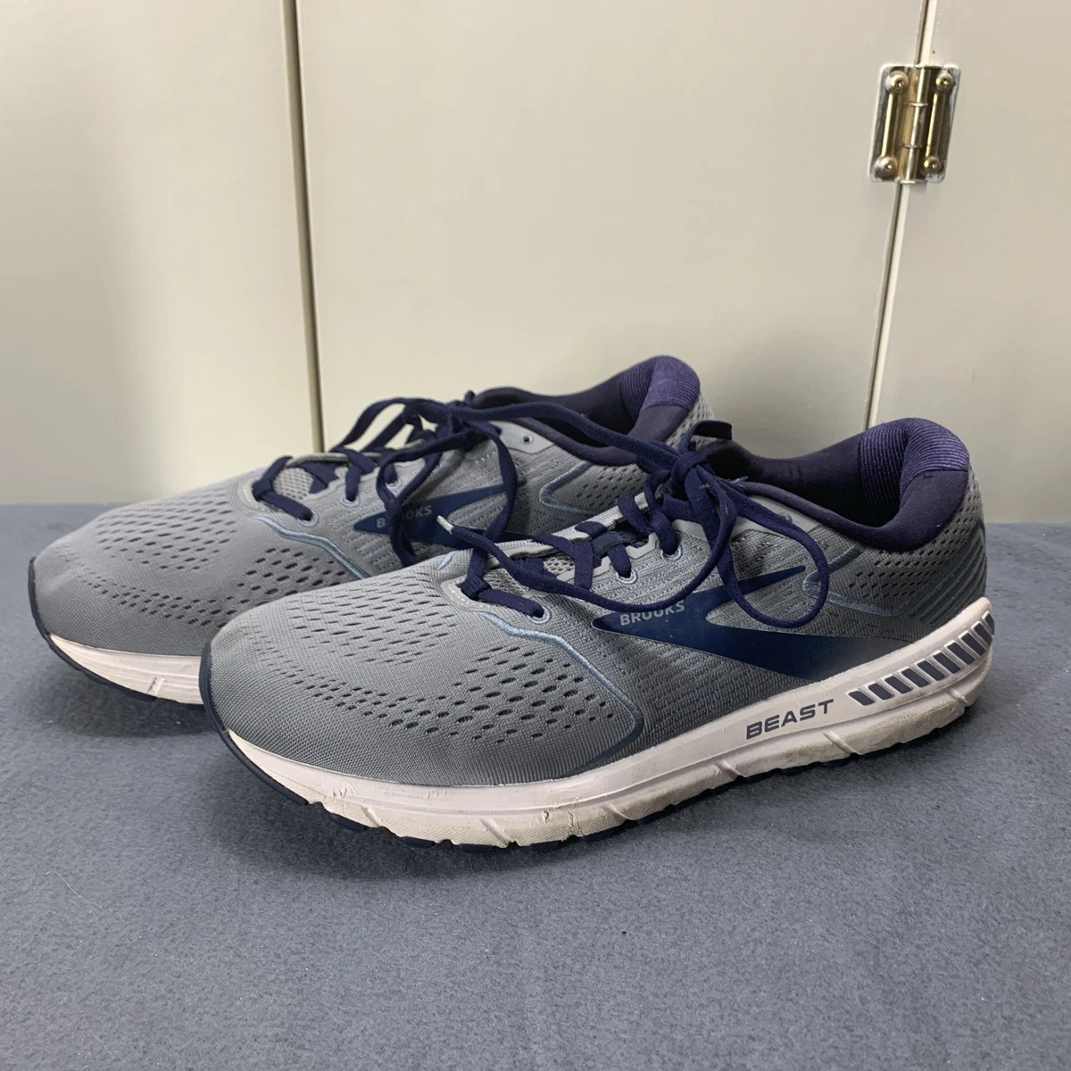 Brooks Beast Sneakers for Men for Sale | Shop Men display picture 2