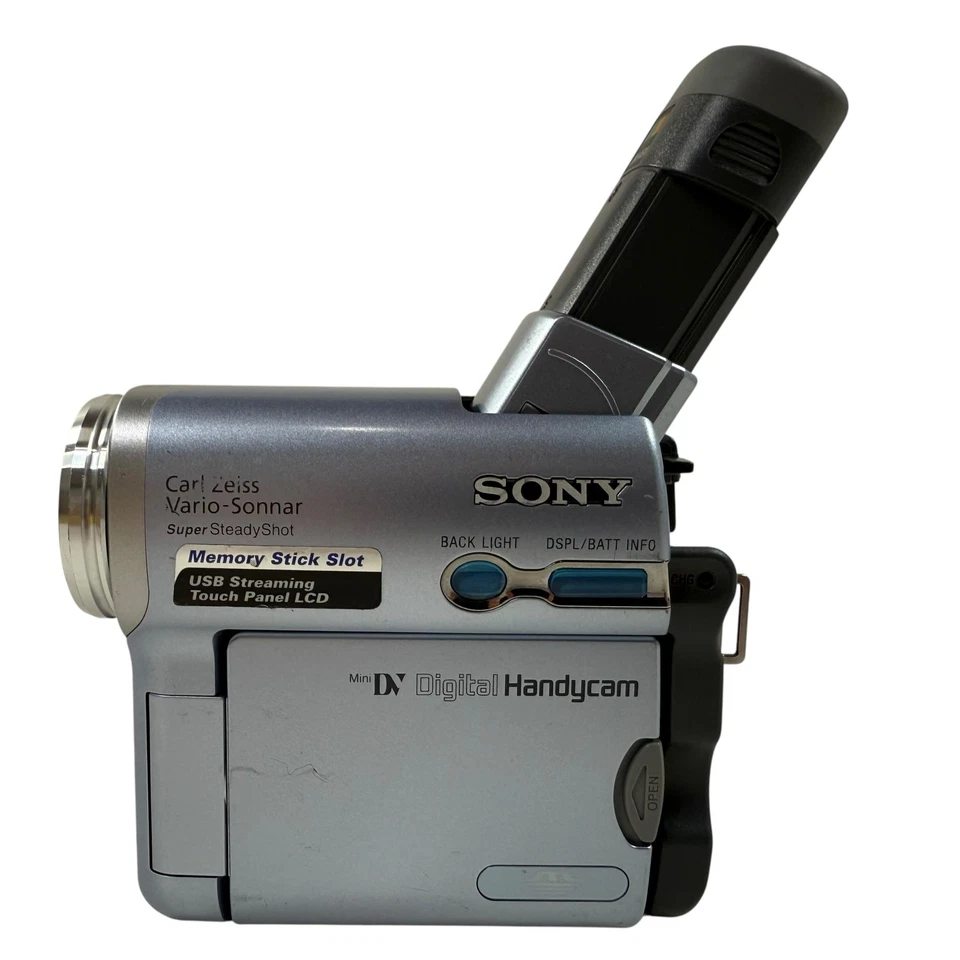 Sony Handycam DCR-TRV22 Mini DV Camcorder Nightshot - Image 3 of 4