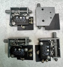 Honeywell 22AC2 Micro Switch New Open Box SPDT Chassis Mount Push-Pull Plunger