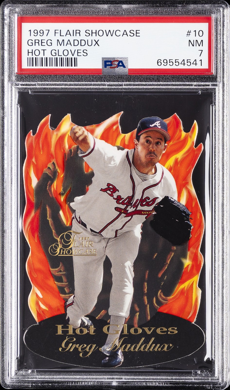1997 FLAIR SHOWCASE HOT GLOVES #10 GREG MADDUX PSA 7