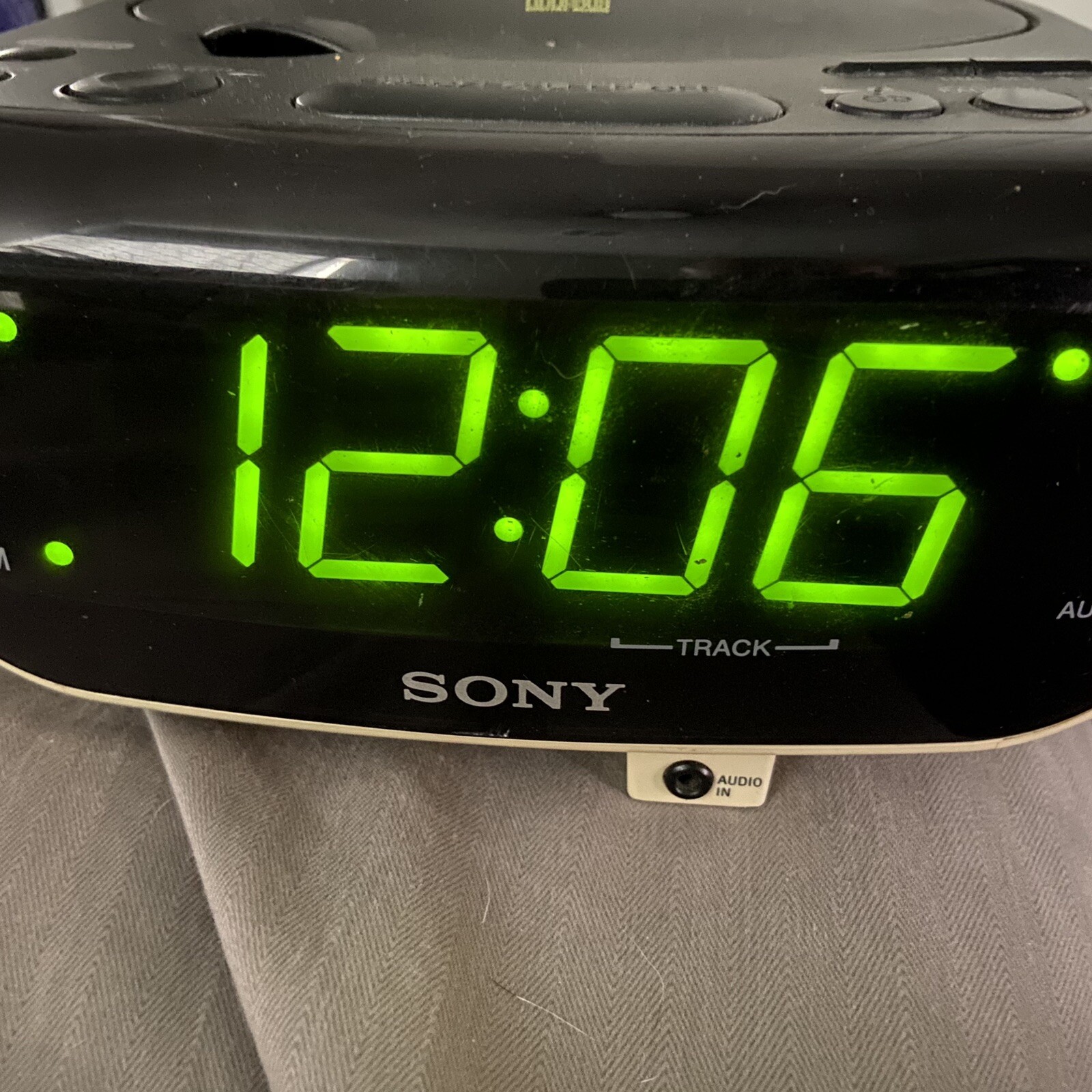 Sony Dream Machine CD AM/FM Clock Radio ICFCD814 Please Read! CD Doesn