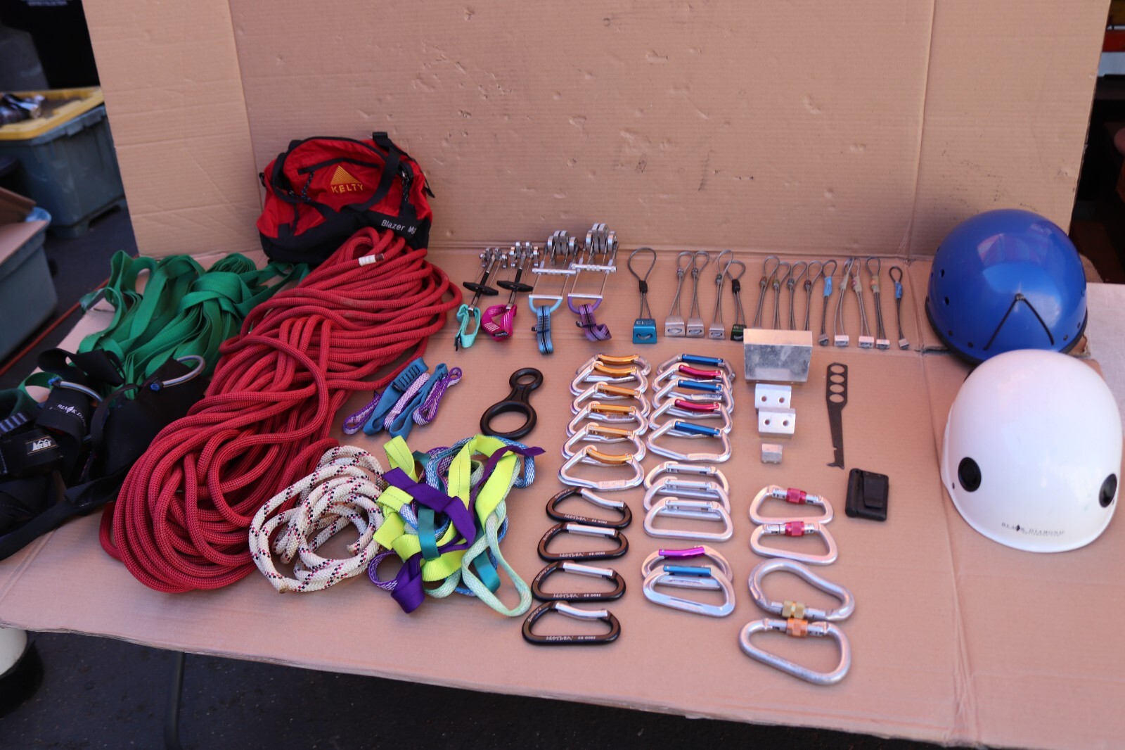 rock climbing gear lot used/ Trad Gear/ Rock Climbing Cams/ Black
