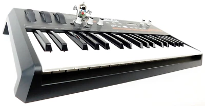 AKAI Miniak Synthesizer Keyboard + Top Zustand + 1.5Jahre Garantie - Bild 1 von 4