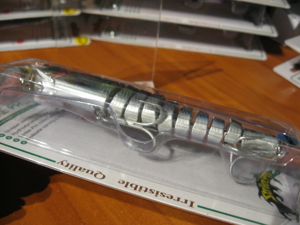 StrikePro 4 3/4" Multi-Jointed Flex Crank Bait 1 1/8 Oz Fishing Blue Gold Tiger - Image 3 of 4