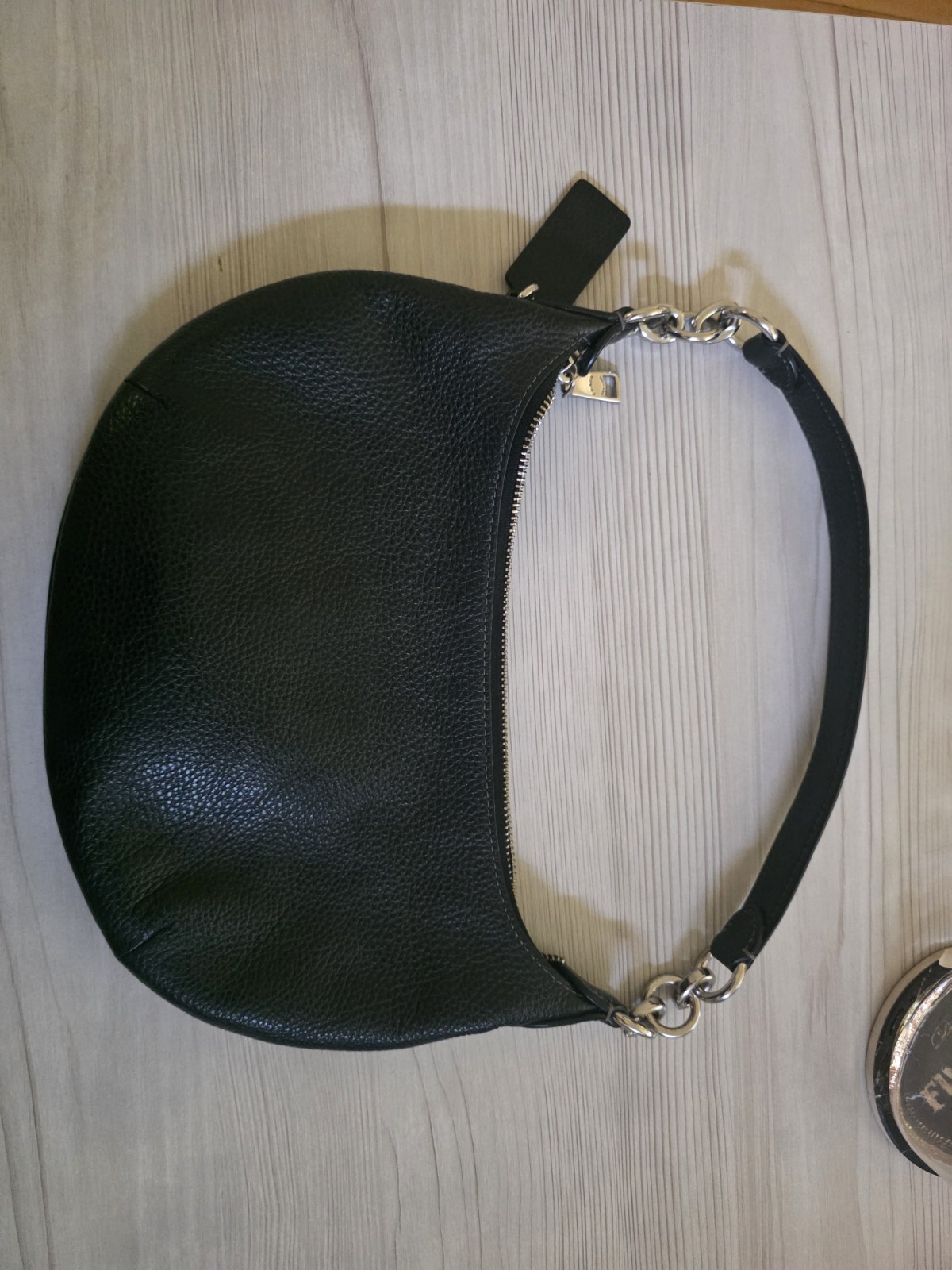 Coach Black Pebbled Crescent Shoulder Bag Zip Lined Inner Pockets Strap
