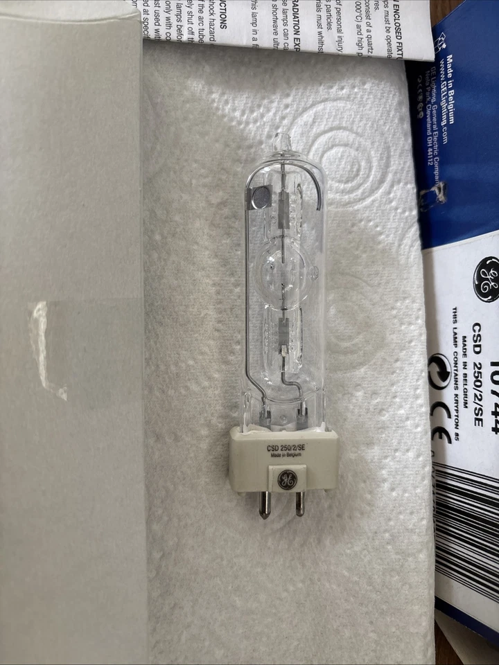 2x CSD 250/2 SE lamp 10744, GY9.5 Metal Halide Lamp Bulb, GE Showbiz Lighting - Image 4 of 4